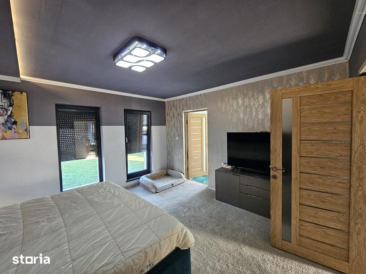 Casă cu 3 camere cu Teren 1078 Mp în Șoimuș