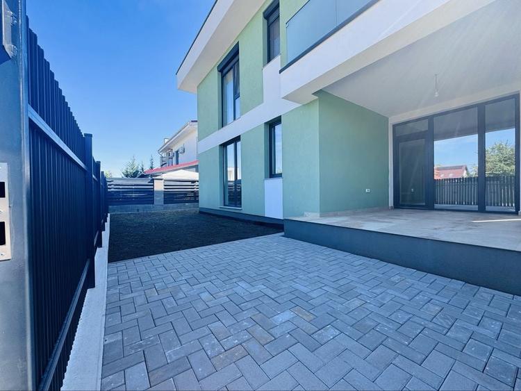 Apartament cu 3 camere în Dumbrăvița