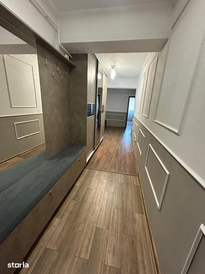 Apartament cu 3 camere decomandat în Rediu