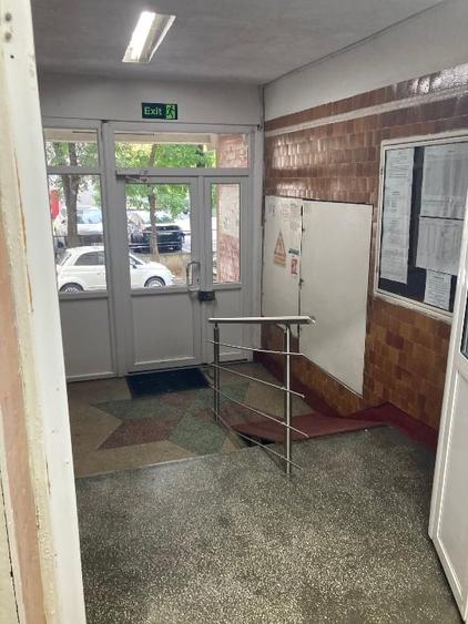 Apartament cu 4 camere decomandat în Colentina