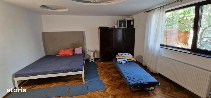 Casă cu 2 camere în Central