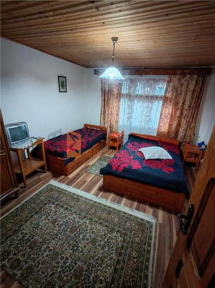 Casă individuală cu 13 camere cu Teren 1063 Mp în Vintilă Vodă