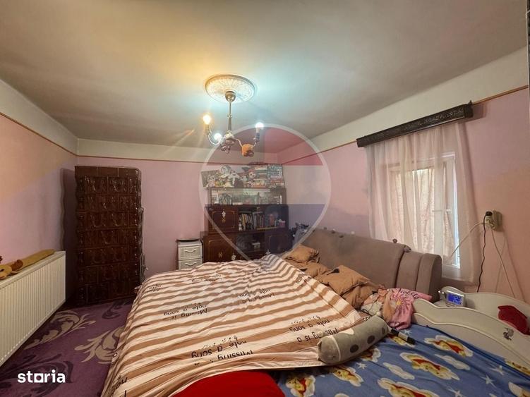 Casă cu 4 camere în Semlac