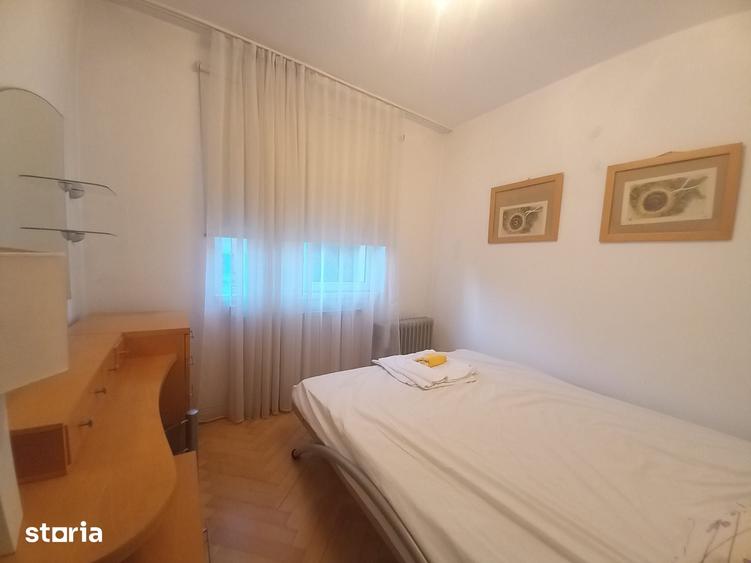 Apartament cu 3 camere semidecomandat în Progresul
