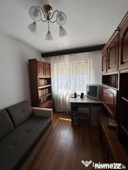 Apartament cu 4 camere decomandat în Inel I