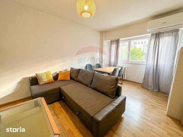 Apartament cu 3 camere semidecomandat în Eminescu