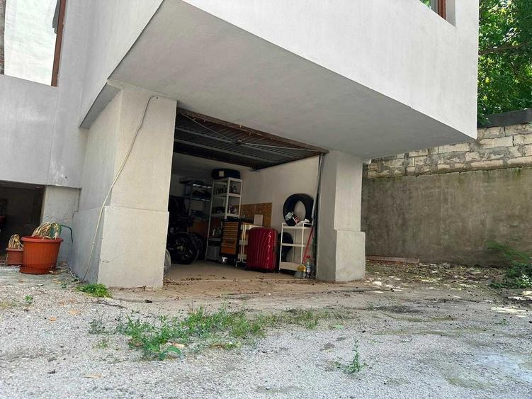 Apartament cu 3 camere semidecomandat în Ultracentral
