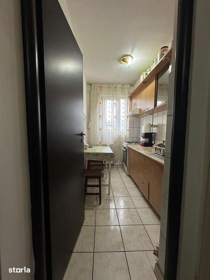Apartament cu 3 camere în Mihai Bravu