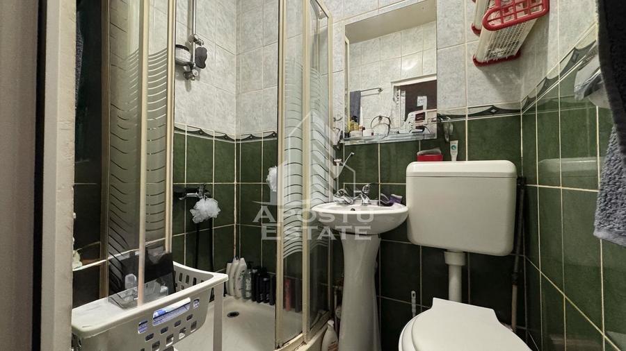 Apartament cu 2 camere semidecomandat în Lipovei