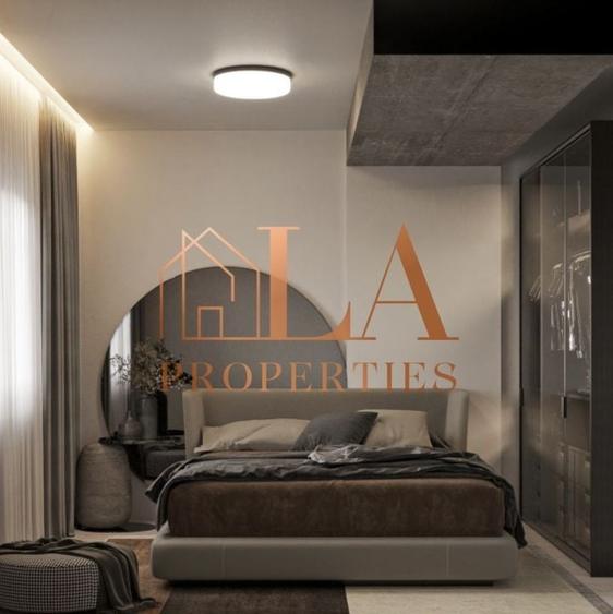 Penthouse cu 3 camere decomandat în Sud-Vest