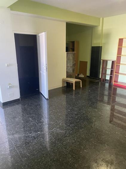 Spațiu comercial, de 200 mp, în Industriilor