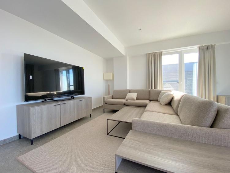 Apartament cu 2 camere semidecomandat, mobilat în Soarelui
