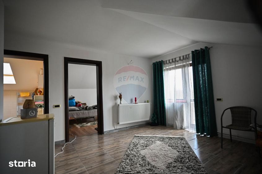 Casă cu 4 camere cu Teren 1000 Mp în Mănești