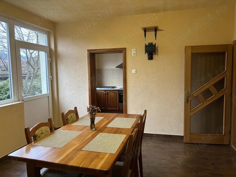 Casă cu 6 camere cu Teren 608 Mp în Câlnic