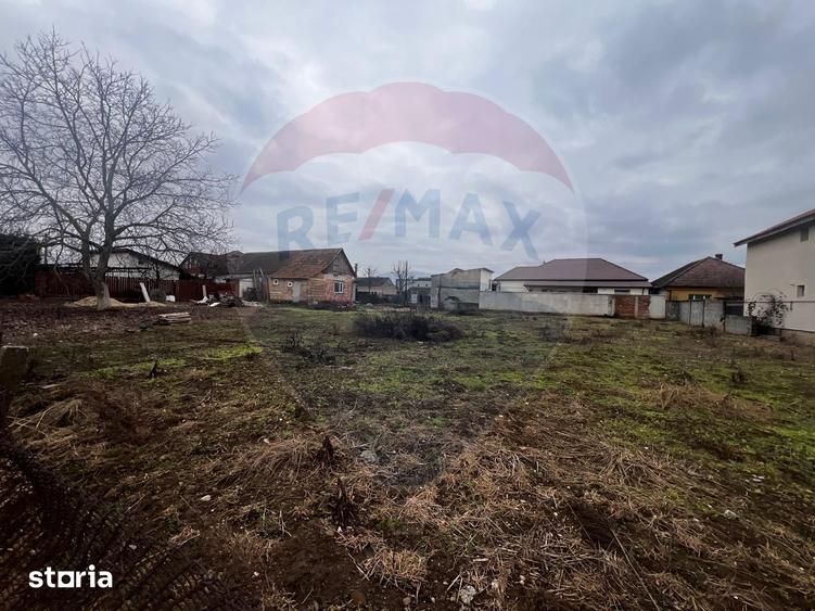 Spațiu comercial, de 834 mp, în Subcetate