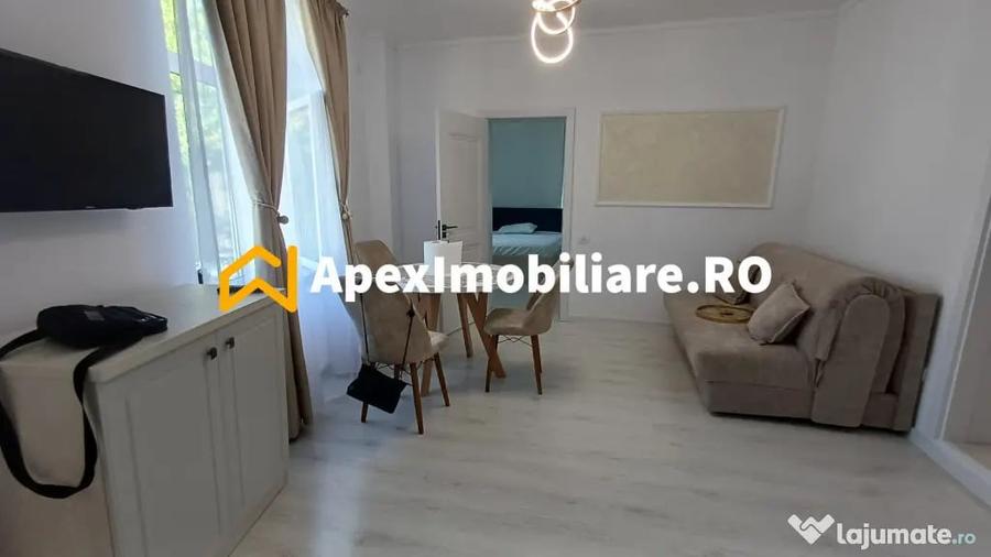 Apartament cu 3 camere semidecomandat în Moșilor
