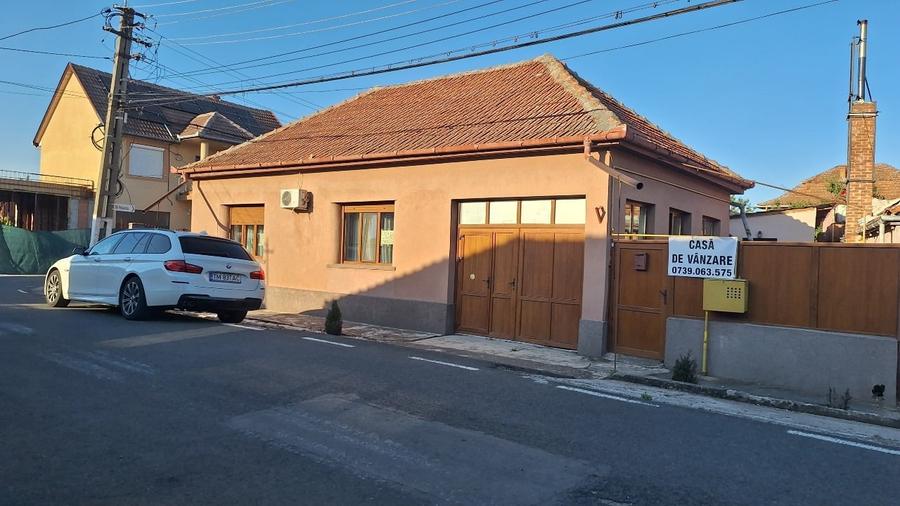 Casă cu 5 camere cu Garaj în Ghirodei