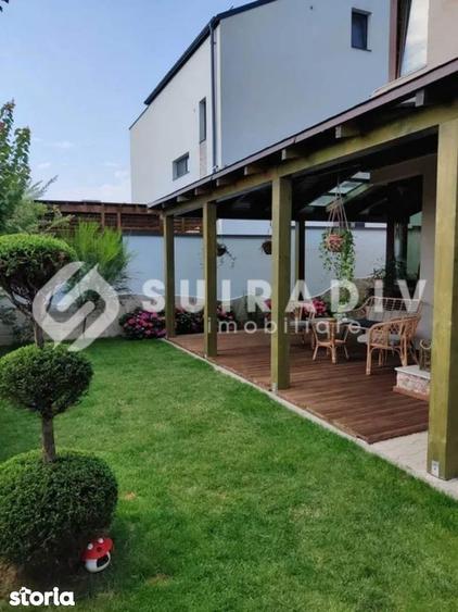 Apartament cu 3 camere semidecomandat în Europa