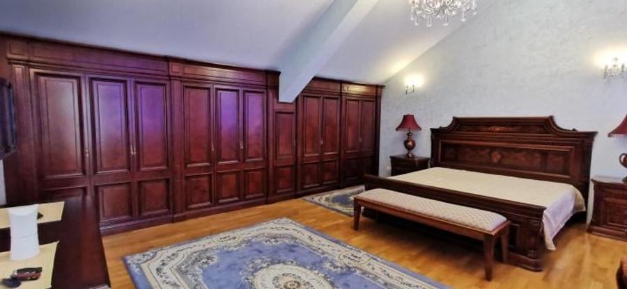 Casă cu 4 camere cu Teren 1000 Mp în Băneasa