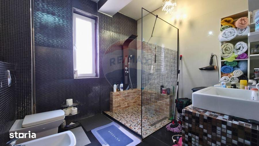Apartament cu 3 camere semidecomandat în Eminescu