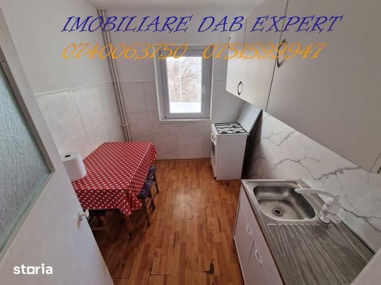 Apartament cu 3 camere în Micro 17