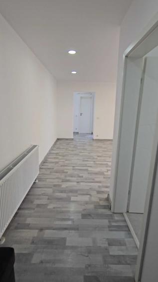 Apartament cu 3 camere semidecomandat în Mogoșoaia