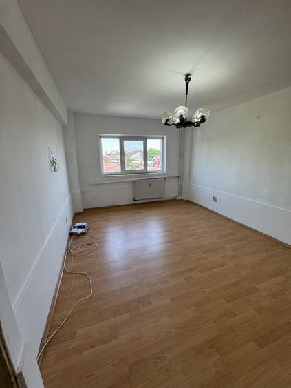 Apartament cu 2 camere decomandat în Malu Roșu