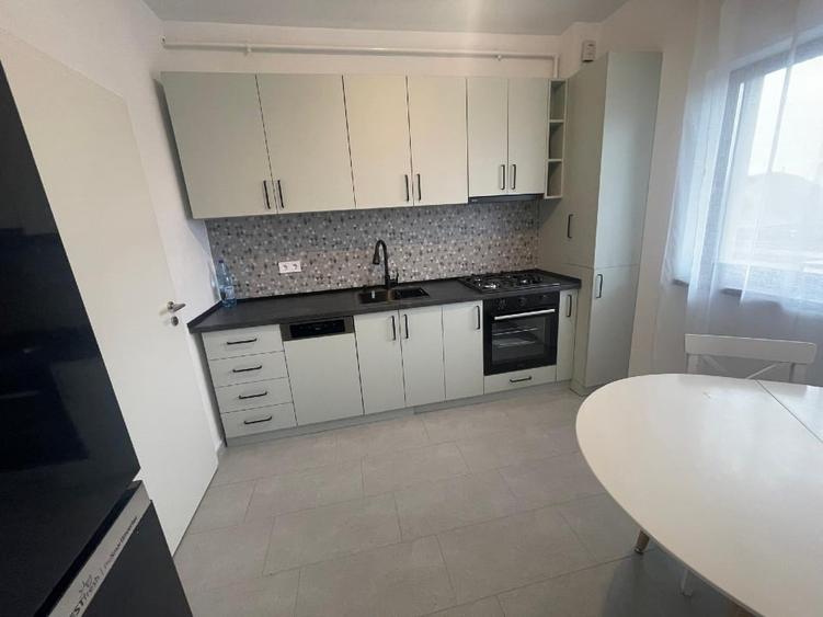Apartament cu 2 camere decomandat, mobilat în Sânpetru