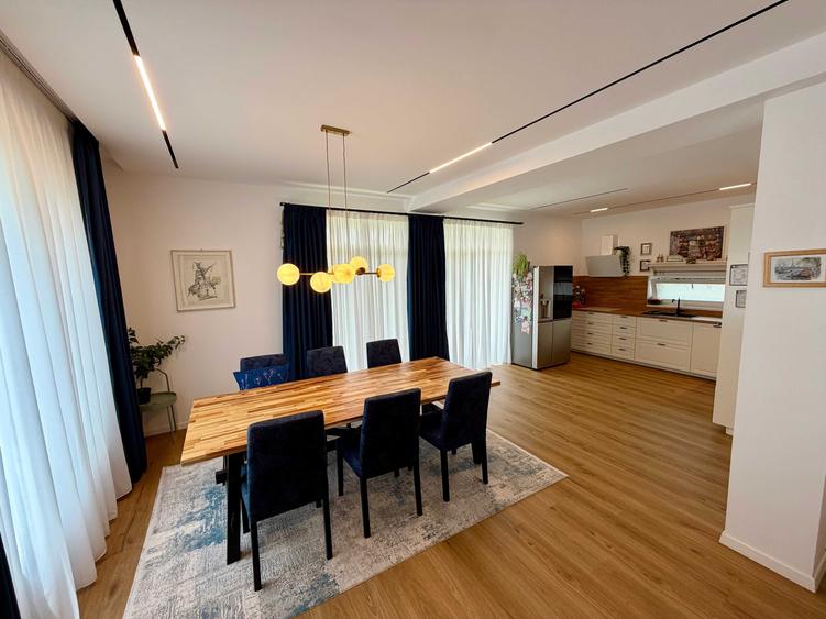 Casă cu 4 camere cu Teren 360 Mp în Tunari