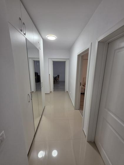 Apartament cu 3 camere decomandat, mobilat în Rediu