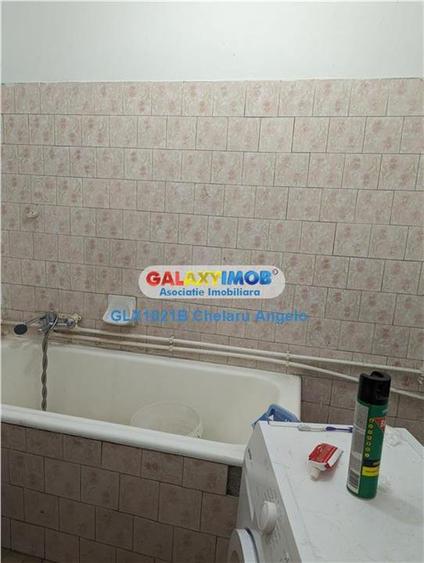 Casă cu 4 camere cu Garaj în Ferentari