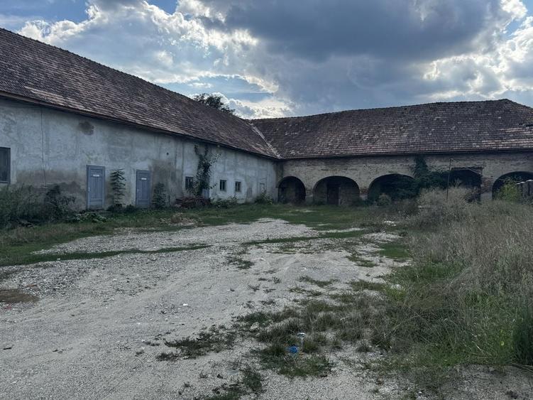 Casă cu 4 camere în Chiochiș