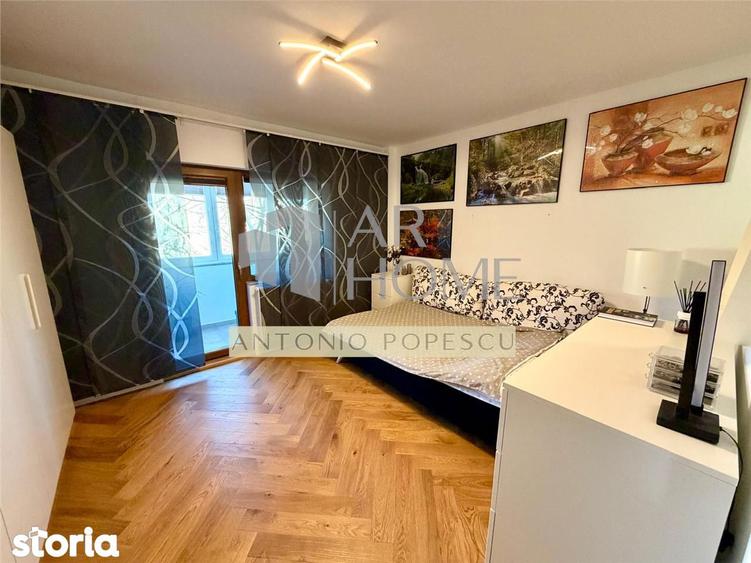 Apartament cu 3 camere decomandat, mobilat în Central