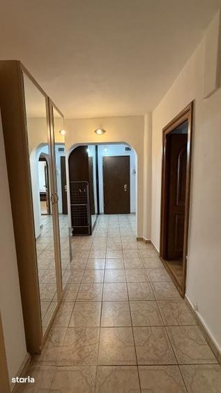Apartament cu 3 camere decomandat în Zorilor