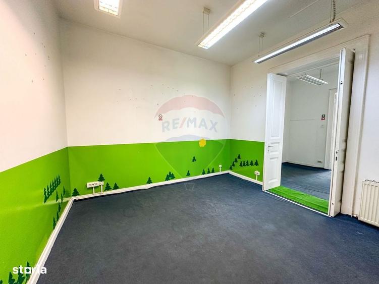 Spatiu comercial | doua cladiri, curte proprie | 300 mp | - 14