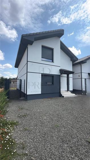 Duplex, finisaje premium - separat prin casa scarii - 1