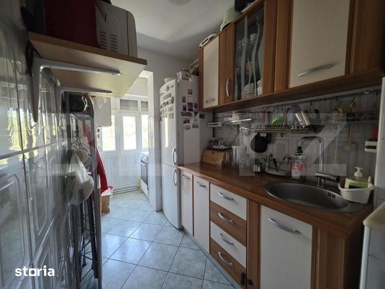 Apartament cu 3 camere semidecomandat în Micro 14