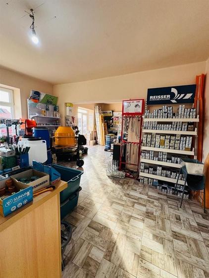 Spațiu comercial, de 100 mp, în Roșiori