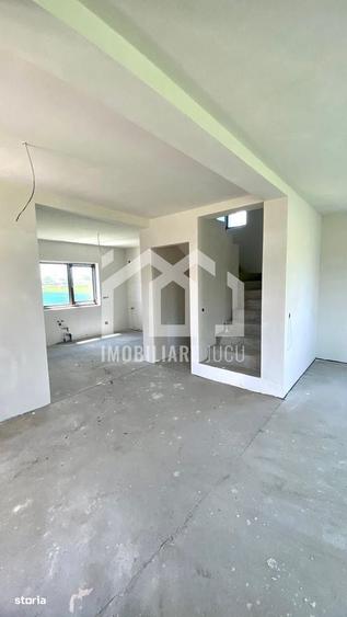 Casă cu 4 camere în Jucu