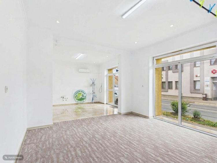 Spațiu comercial, de 48 mp, în Rogerius