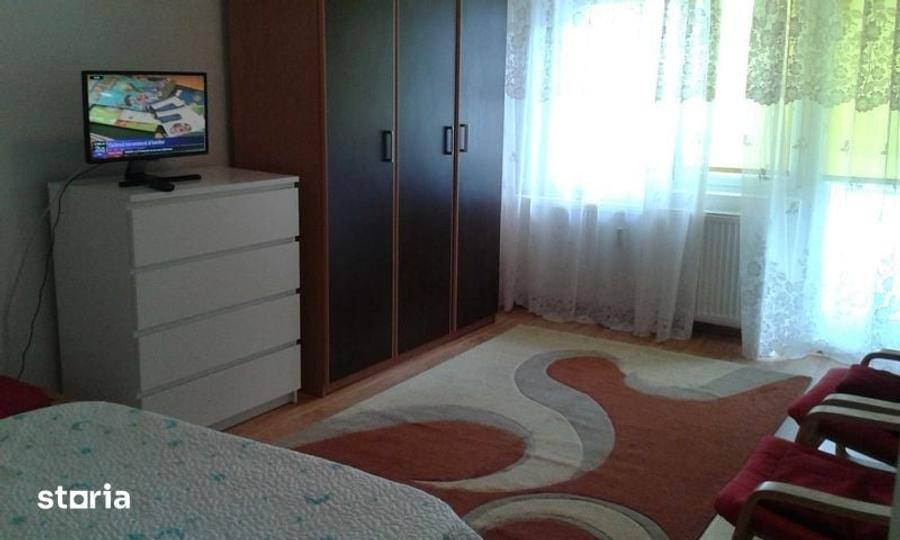 Garsonieră decomandată în Titan