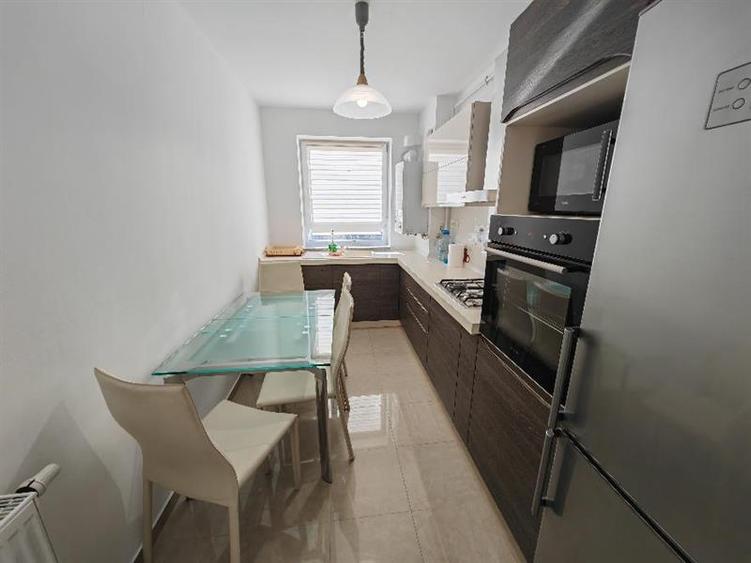 Apartament cu 2 camere decomandat, mobilat în Avantgarden