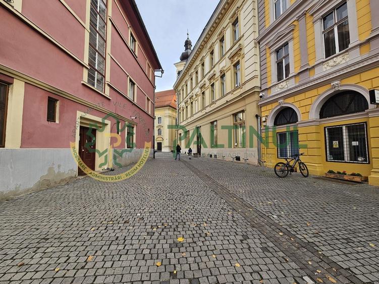 Apartament cu 2 camere decomandat, mobilat în Ultracentral