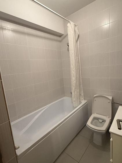 Garsonieră decomandată în Valea Adâncă