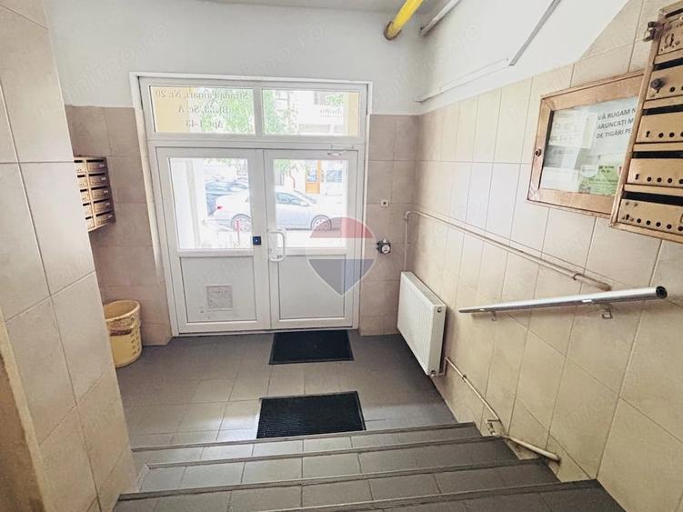 Apartament cu 3 camere decomandat în Ștefan cel Mare