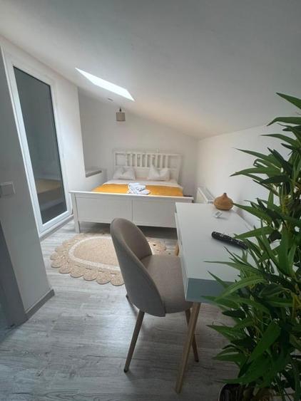 Apartament cu 4 camere decomandat, mobilat în Ștefan cel Mare
