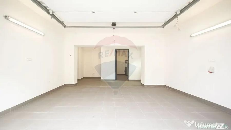 Casă cu 7 camere cu Teren 601 Mp în Schei