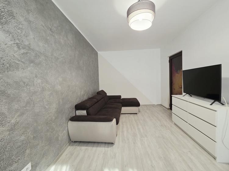 Apartament cu 2 camere decomandat în Micro 17