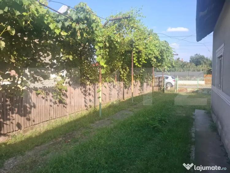 Casă cu 5 camere cu Teren 2100 Mp în Gura Foii