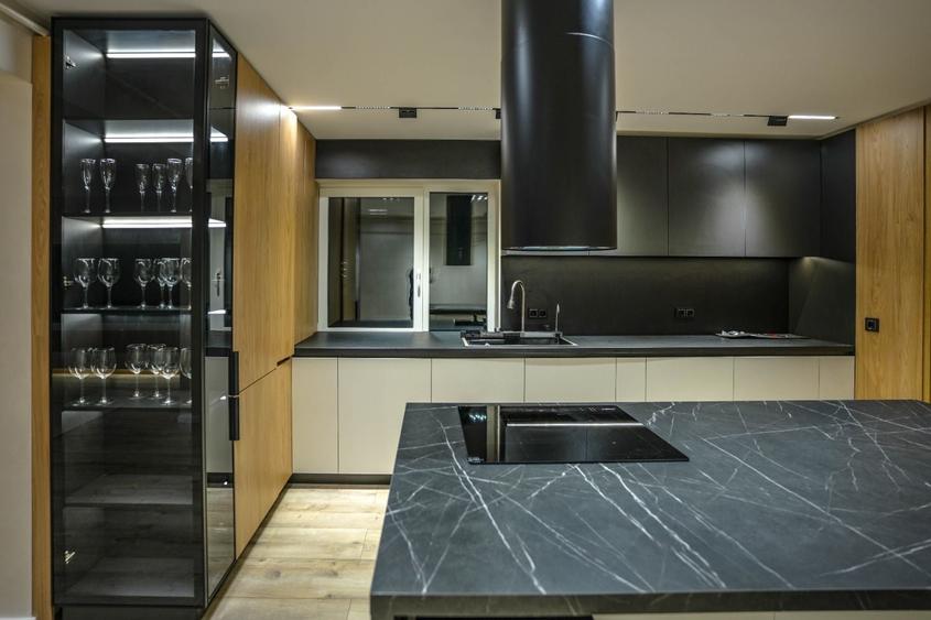 Apartament cu 3 camere decomandat în Exterior Vest